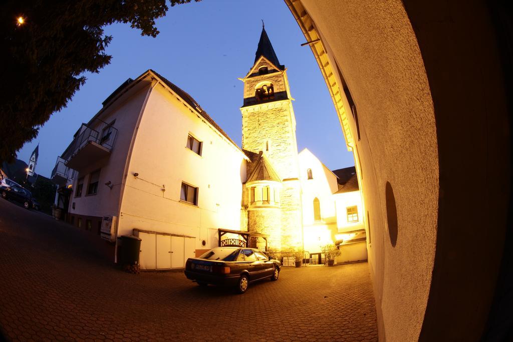 Hotel Kurfuerst Kamp-Bornhofen Bagian luar foto